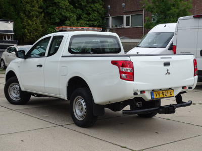 Mitsubishi L 200 2.4 DI-D Club Cab Invite foto 7