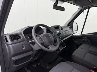 Nissan Interstar 2.3DCI 165PK Dubbellucht Bakwagen+Laadklep | Dakspoiler | Airco | Cruise | 3-Zits foto 3