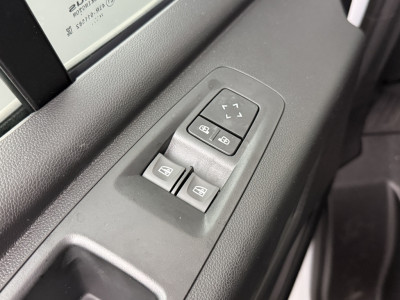 Nissan Interstar L2H2 Limited 87 kWh | Trekhaak 2500Kg | Airco | Cruise | Multimedia | Camera foto 9