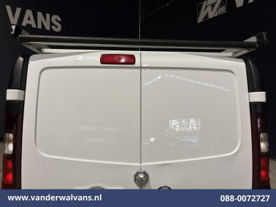 Nissan NV300 1.6 dCi 126pk L2H1 Euro6 Airco | Navigatie |  Imperiaal | Trekhaak | Cruisecontrol Parkeersensoren, Bijrijdersbank foto 11