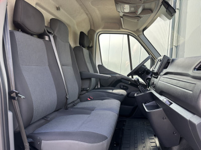 Nissan NV400 2.3 dCi 136 PK / GLASRESTEEL / L1H1 / IMPERIAAL / TREKHAAK / CAMERA / NAVI / ECC / CRUISE foto 7