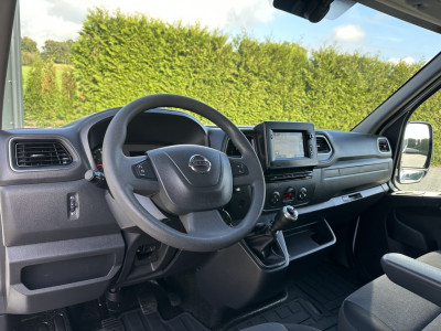 Nissan NV400 2.3 dCi 136 PK / GLASRESTEEL / L1H1 / IMPERIAAL / TREKHAAK / CAMERA / NAVI / ECC / CRUISE foto 8