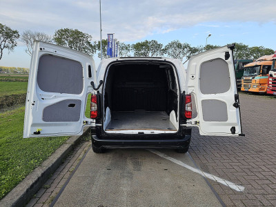 Opel COMBO 1.5 automaat, airco, navi, pdc, zijdeur foto 12