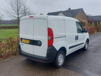 Opel Combo 1.3 CDTi L1H1 Edition AIRCO BJ 2017 foto 2