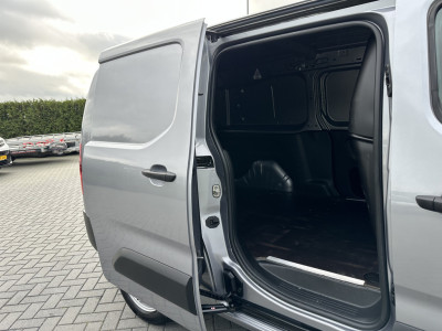 Opel Combo 1.5 BlueHDi 130 PK AUTOMAAT / L2H1 / 1e EIG. / STUURVERW. / CRUISE / AIRCO / APPLE CARPLAY / ANDROID AUTO foto 9