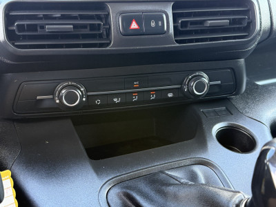 Opel Combo 1.5D 102 PK / L2H1 / Edition / 1e EIG. / INRICHTING / COOLBOX / TREKHAAK / CAMERA / CRUISE / CARPLAY foto 20