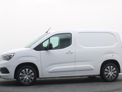Opel Combo 1.5D L1H1 Automaat Airco, Cruise, Apple Carplay, Stuurwielverwarming, Rijstrooksensor, DAB, PDC foto 7