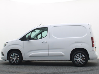 Opel Combo 1.5D L1H1 Automaat Airco, Cruise Control, PDC, Apple CarPlay, Stuurverwarming foto 19
