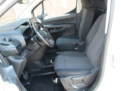 Opel Combo 1.5D L1H1 Edition 131PK  / Automaat / Camera / Multi stuur / App connect foto 3