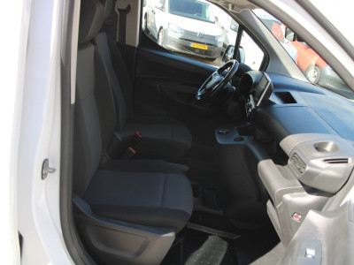 Opel Combo 1.5D L1H1 Edition 131PK  / Automaat / Camera / Multi stuur / App connect foto 4