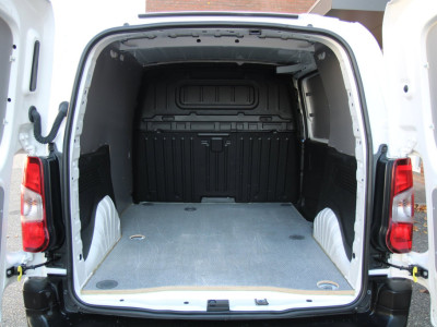 Opel Combo 1.5D L1H1 Edition / Navi & App Connect / Stuur verwarming / PDC foto 7