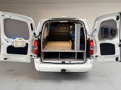 Opel Combo L2H1 Servicewagen 1.5D 100pk Edition, Sortimo inrichting, Groot scherm/navigatie, Trekhaak, RIJKLAARPRIJS! foto 2