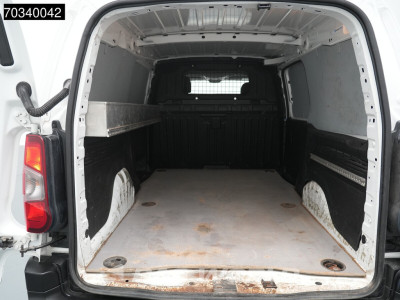 Opel Combo 102pk L2H1 Maxi Airco Navi Carplay Parkeersensoren Euro6 L2 Airco Cruise control foto 10