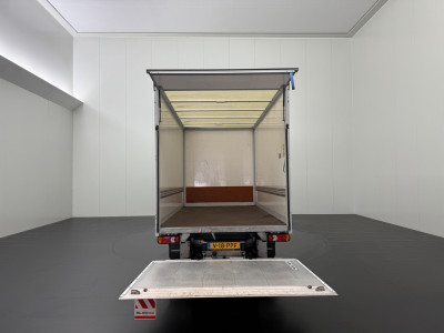 Opel Movano 140PK Bakwagen+Laadklep | 2500KG Trekhaak Dakspoiler | Camera | Airco | Cruise | 3-Zits foto 4