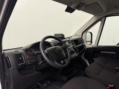 Opel Movano 140PK Bakwagen+Laadklep | Camera | Airco | Cruise | 3-Zits foto 3