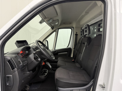 Opel Movano 165PK Zwaar Bakwagen+Laadklep | 2.35 Hoog | Dakspoiler | | Airco | Cruise | 3-Zits | Camera foto 20