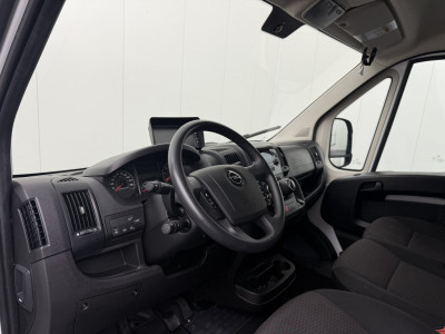 Opel Movano 165PK Zwaar Bakwagen+Laadklep | 2.35 Hoog | Dakspoiler | | Airco | Cruise | 3-Zits | Camera foto 3