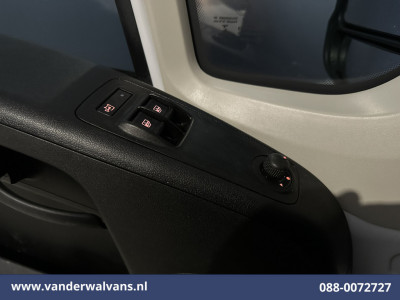 Opel Movano 2.2D 120pk L2H2 Euro6 Airco | Camera | Cruisecontrol | Parkeersensoren Bijrijdersbank foto 18