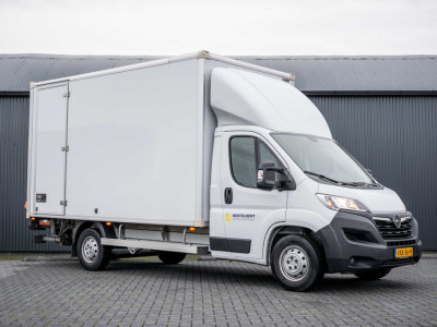 Opel Movano **2.2 D | 3-Zits | Bakwagen met Laadklep en zijdeur | LED | Carplay | Cruise | Climatronic** foto 4