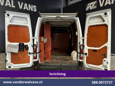 Opel Movano 2.3 CDTI 146pk L2H2 Inrichting Euro6 Airco | Camera | Omvormer | Imperiaal | Navigatie 2500kg Trekhaak, Cruisecontrol, Parkeersensoren, Bijrijdersbank foto 12