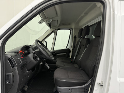 Opel Movano 2.3CDTi 140PK Bakwagen+Laadlift | Dakspoiler | Airco | Cruise | 3-Zits foto 19