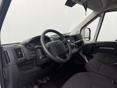 Opel Movano 2.3CDTi 140PK Bakwagen+Laadlift | Dakspoiler | Airco | Cruise | 3-Zits foto 3