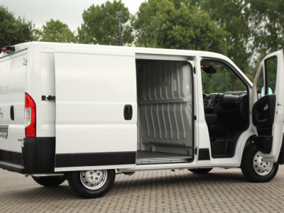 Opel Movano 2.2D 140pk L1H1 3.5t | Cruise | Carplay/Android | Navi | Camera | PDC | Lease 360,- p/m foto 6