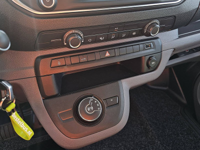 Opel VIVARO 2.0 lang, automaat, airco, navi, pdc, imperiaal, trekhaak, 78 dkm. foto 11