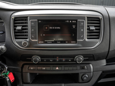 Opel Vivaro 1.5 | 3-Zits | 1e Eigenaar | Camera | Inrichting | Cruise | Airco | Trekhaak 21