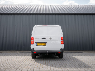 Opel Vivaro 1.5 | 3-Zits | 1e Eigenaar | Camera | Inrichting | Cruise | Airco | Trekhaak 8