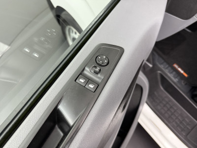 Opel Vivaro 1.5CDTI Lang Imperiaal | Trekhaak | Navigatie | Camera | Airco | Cruise | Betimmering foto 8