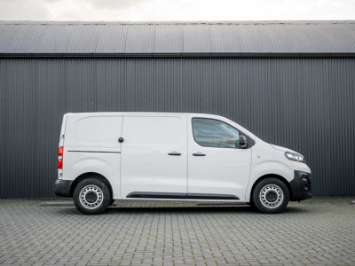 Opel Vivaro 1.5 L2H1 | Volledig ingericht | 1e Eigenaar | Cruise | PDC | Airco | 3-Zits foto 6