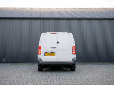Opel Vivaro 1.5 L2H1 | Volledig ingericht | 1e Eigenaar | Cruise | PDC | Airco | 3-Zits foto 8