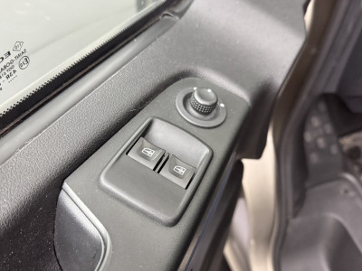 Opel Vivaro 1.6CDTI 120PK Lang Edition | Imperiaal | Trekhaak | Navigatie | Multimedia | Airco | Cruise | 3-Zits foto 9