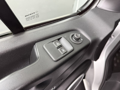 Opel Vivaro 1.6CDTI 120PK Lang Sport Dubbele Cabine | Marge | Euro 6 | Navigatie | Camera | Airco | Cruise | Trekhaak foto 8