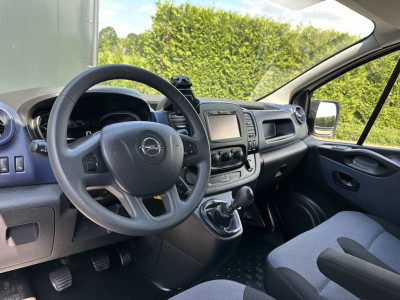 Opel Vivaro 1.6 CDTI 122 PK E6 / L2H1 / IMPERIAAL / TREKHAAK / 3 ZITS / AIRCO / NAVI / CRUISE 7