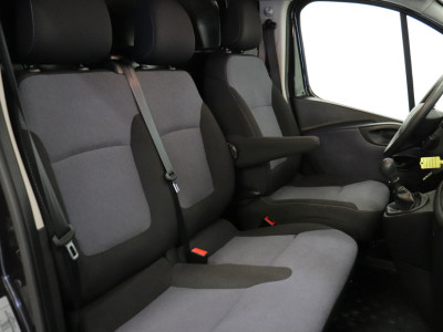 Opel Vivaro 1.6 CDTI 125PK EURO 6 - Airco - Navi - Cruise - € 9.450,- Excl. 5