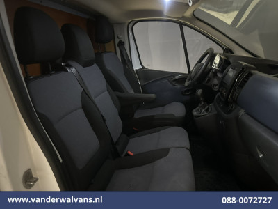 Opel Vivaro 1.6 CDTI 126pk L2H1 Euro6 Airco | Imperiaal | Trekhaak | Navigatie | Cruisecontrol Bijrijdersbank, parkeersensoren foto 4