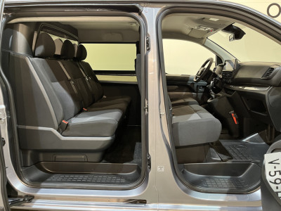 Opel Vivaro 2.0 145 PK L3 DC Dubbel Cabine 6 persoons / Euro 6 / Airco / Cruise Control / CarPlay / Camera / Trekhaak / Facelift / 60.400 KM !! foto 2