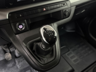 Opel Vivaro 2.0CDTI 122PK XXL Dubbele Cabine Innovation | Navigatie | Camera | airco | Cruise | Trekhaak foto 17