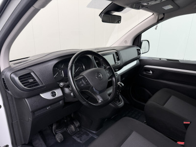 Opel Vivaro 2.0CDTI 122PK XXL Dubbele Cabine Innovation | Navigatie | Camera | airco | Cruise | Trekhaak foto 3