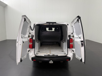 Opel Vivaro 2.0CDTI 122PK XXL Dubbele Cabine Innovation | Navigatie | Camera | airco | Cruise | Trekhaak foto 4