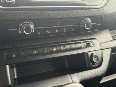Opel Vivaro 2.0 CDTI 145 PK / L3H1 / 1e EIG. / AIRCO / CRUISE / CAMERA / NAVI / CARPLAY / 3-ZITS foto 18