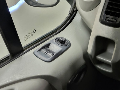 Opel Vivaro 2.0CDTI L2/H1 Airco Trekhaak! foto 13