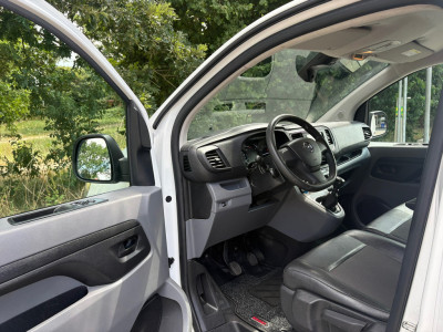 Opel Vivaro 2.0 CDTI L2H1 Edition|144PK|airco|cruise|apple carplay|trekhaak|parkeersensoren achter|drie zitplaatsen|EURO6. 11