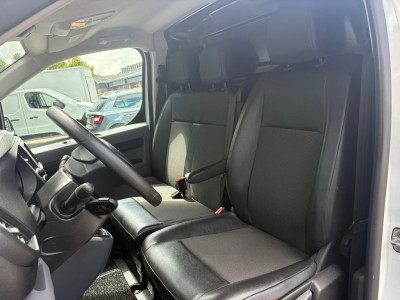 Opel Vivaro 2.0 CDTI L2H1 Edition|144PK|airco|cruise|apple carplay|trekhaak|parkeersensoren achter|drie zitplaatsen|EURO6. 12