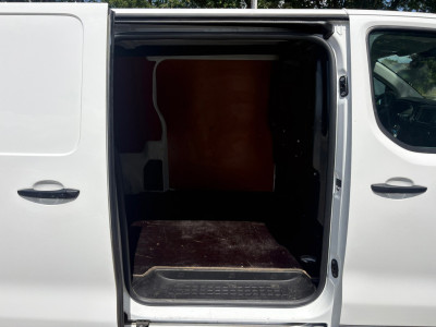 Opel Vivaro 2.0 CDTI L2H1 Edition|144PK|airco|cruise|apple carplay|trekhaak|parkeersensoren achter|drie zitplaatsen|EURO6. 9