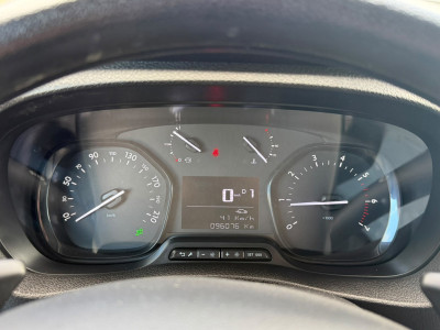 Opel Vivaro 2.0 CDTI L2H1 Edition AUTOMAAT / Camera / Trekhaak / App connect foto 20