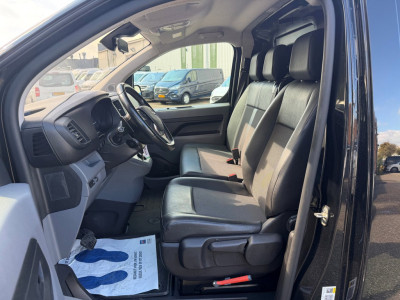 Opel Vivaro 2.0 CDTI L3H1 Automaat 177PK Innovation / Trekhaak / App connect foto 3
