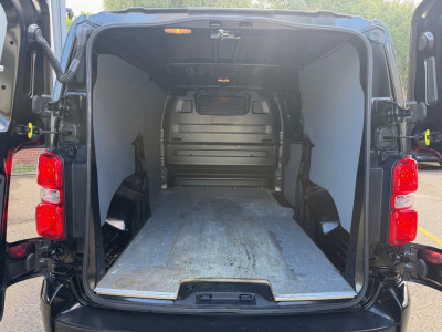 Opel Vivaro 2.0 CDTI L3H1 Automaat 177PK Innovation / Trekhaak / App connect foto 7